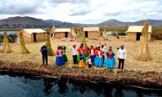 tour-islas-flotantes-min tour-islas-flotantes-min